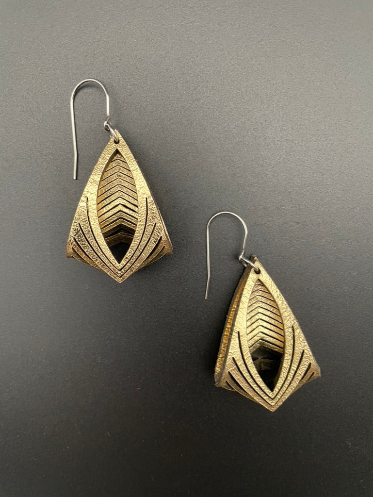 Metallic Leather Earrings (Color Gold)