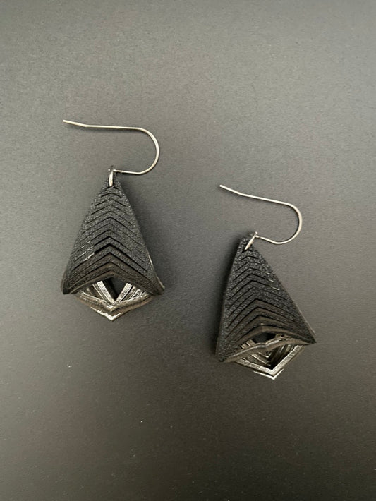 Metallic Leather Earrings (Color Blackish Silver)
